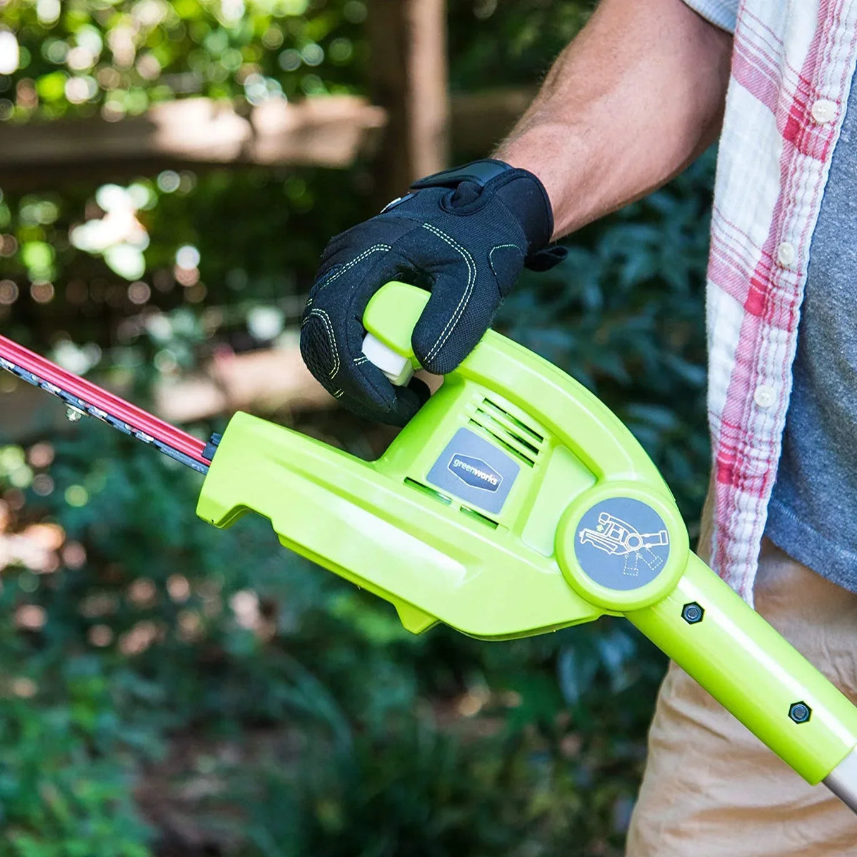 2026 NewGreenworks 40V 20" Battery Powered Pole Saw with Hedge Trimmer Attachment + 2.0 Ah Battery and Charger