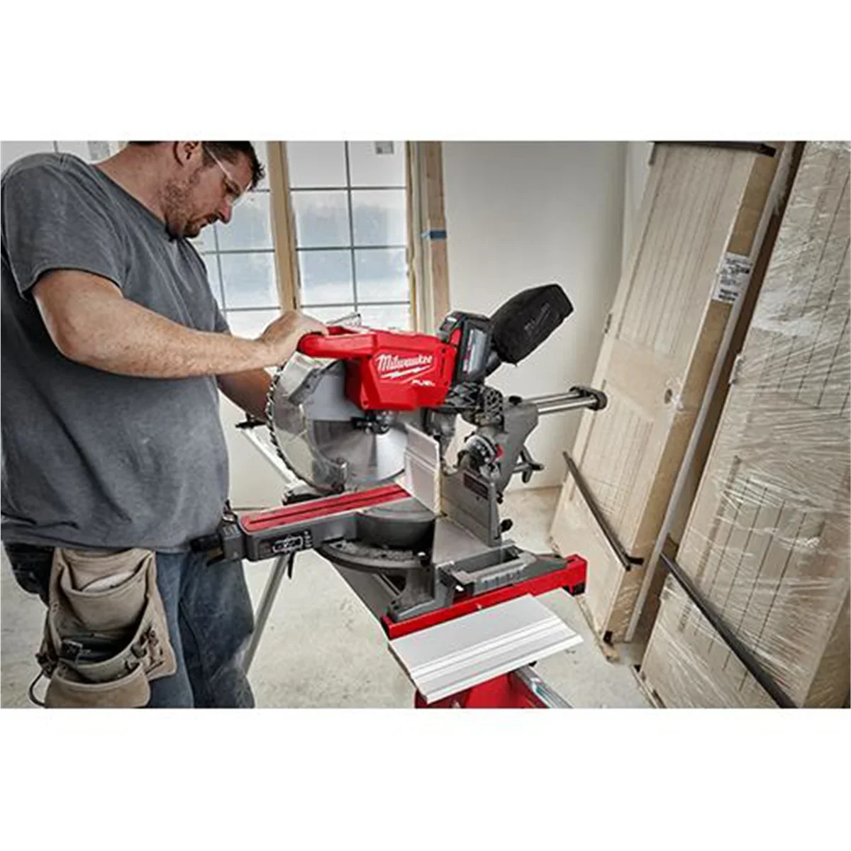 2026 NewMilwaukee 2739-20 M18 FUEL 12" Dual Bevel Sliding Compound Miter Saw