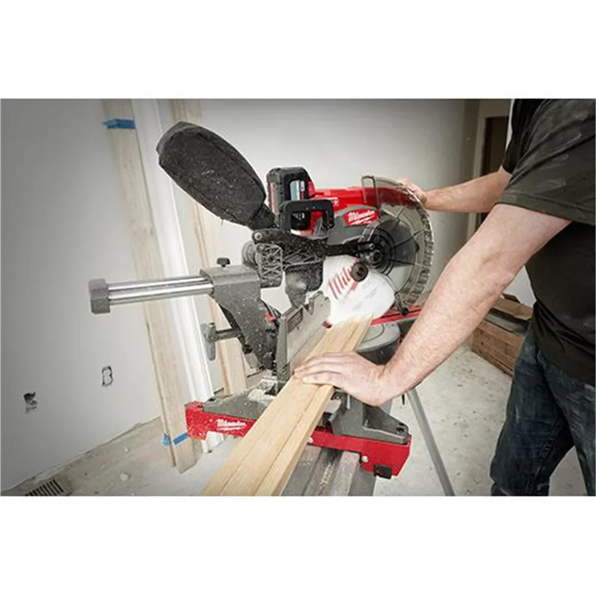 2026 NewMilwaukee 2739-20 M18 FUEL 12" Dual Bevel Sliding Compound Miter Saw