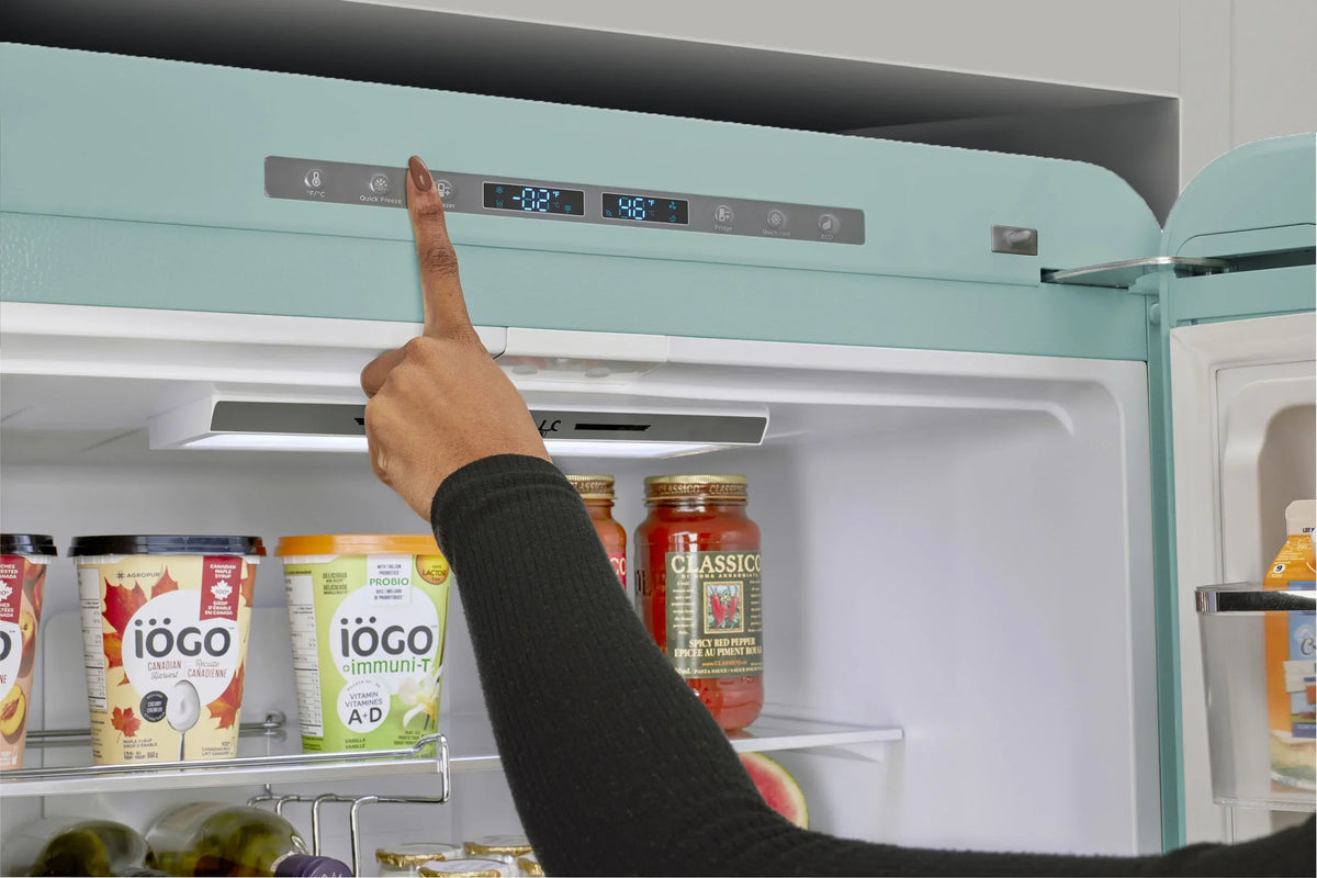 2026 NewUnique Appliances Ugp-510L Ac Classic Retro 30" Wide 17.7 Cu. Ft. Energy Star Certified