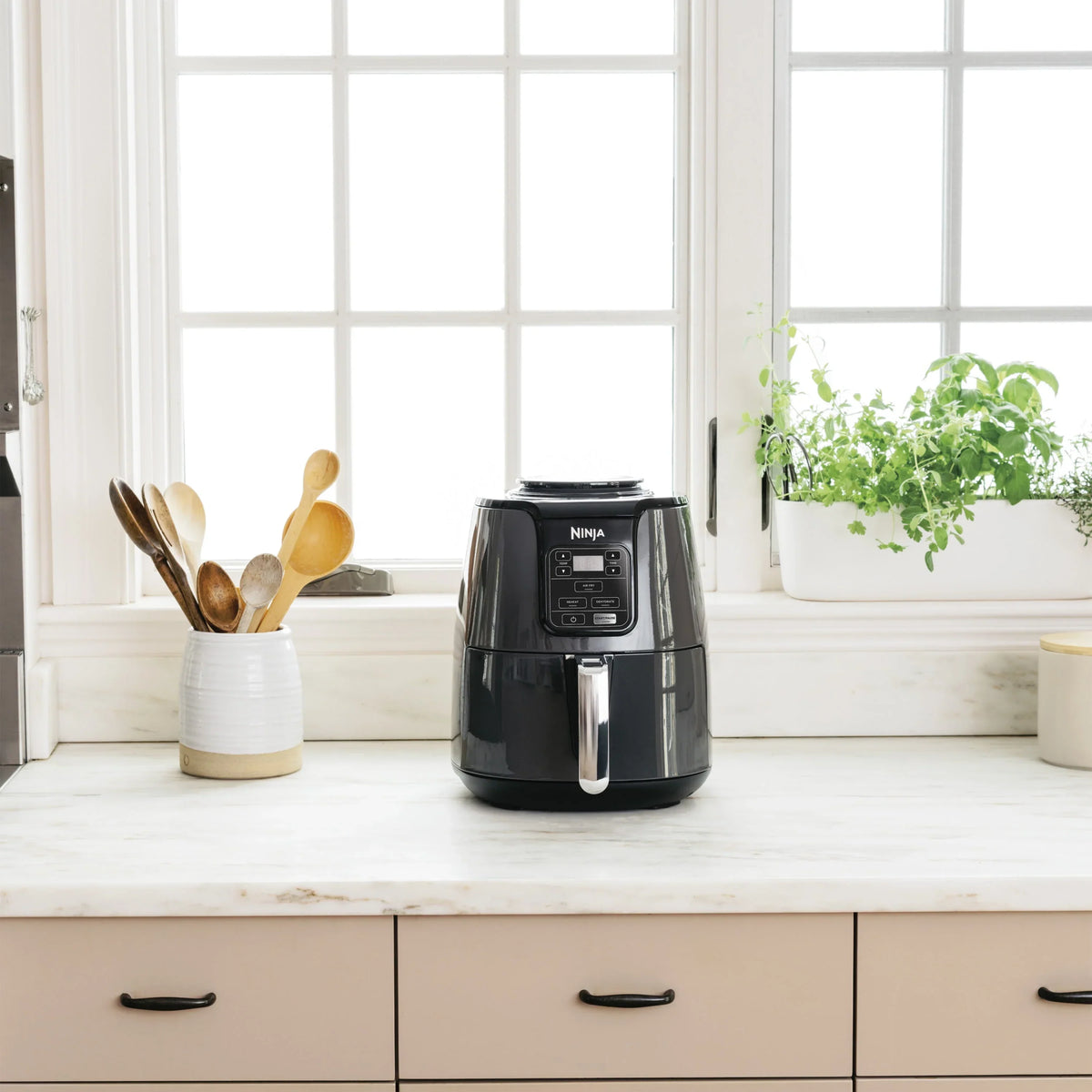 2026 NewNinja 4QT Air Fryer, Black, AF100WM